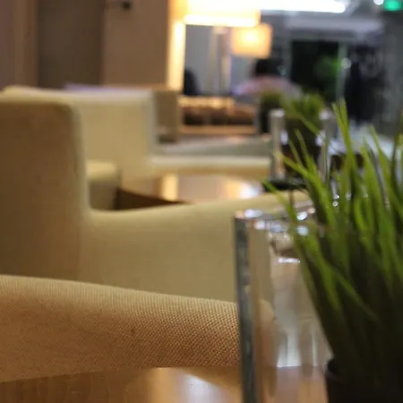 Air Boss Airport And Fair Hotel