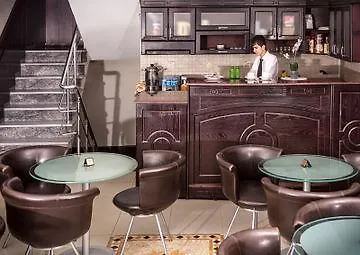 Lal Hotel 3*