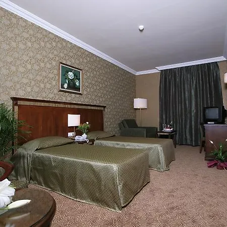 Отель Oran 4*