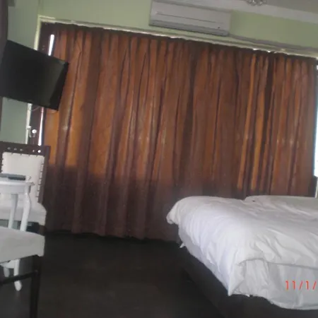 Taksimparis Aparthotel *