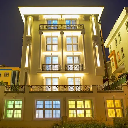 Elegance Hotel 4*
