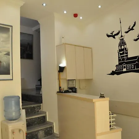 Hotel Huxley And Aparts Old City Istanbul