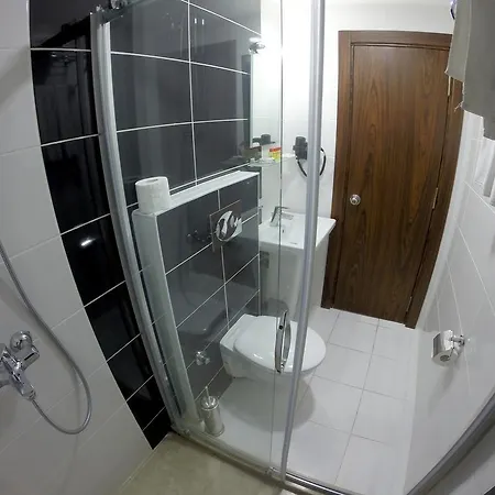 Lal Hotel 3*