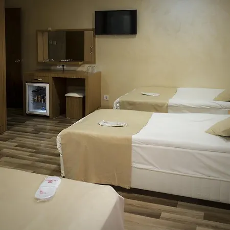 Lal Hotel