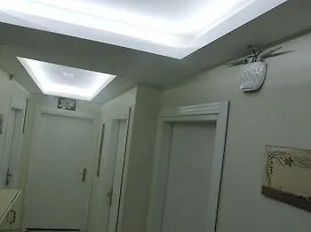 Armis House Hotel *