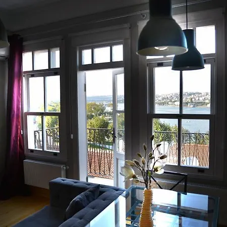 Golden Horn Apartament *