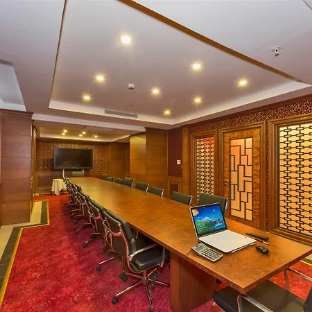Glorious Hotel 4*