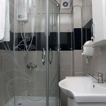Serra Suites *