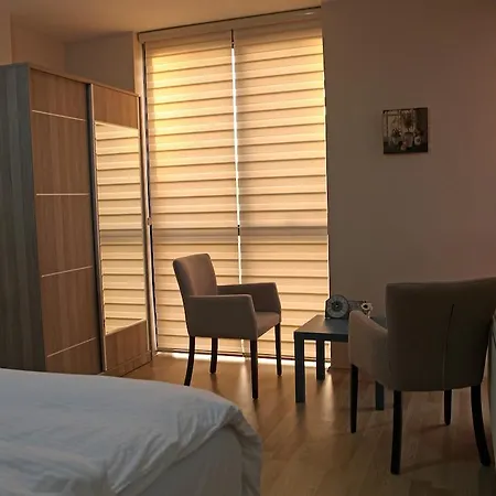 Serra Suites *