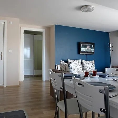 Lägenhet Serra Suites