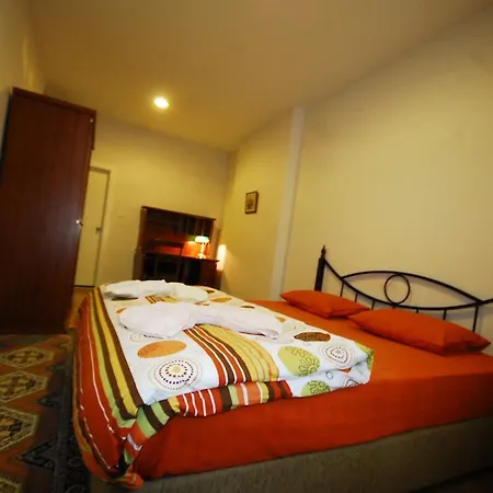 Hostel Station 34 *