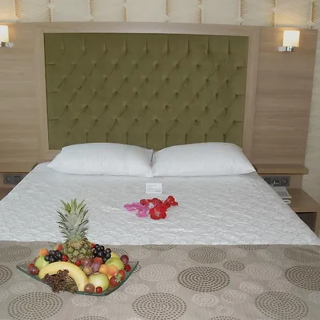 Hotel Lounge 2*