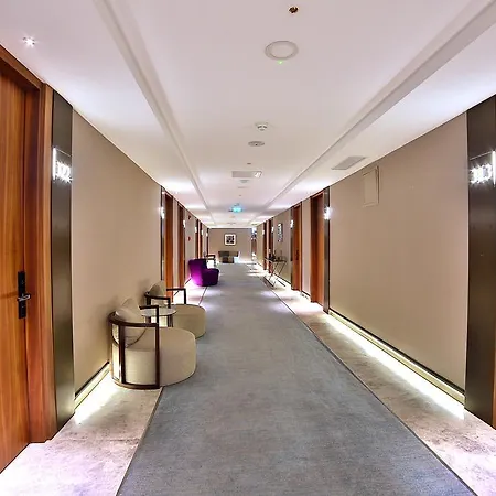 Hotel Dosso Dossi & Downtown 5*