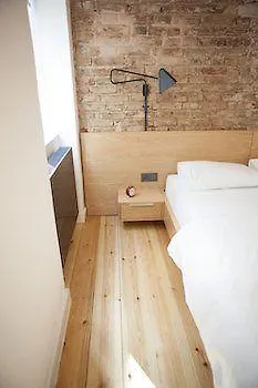 Hotel 4 Floors *