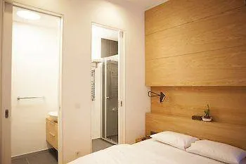 Hotel 4 Floors
