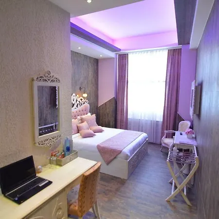 Elegance Hotel 4*