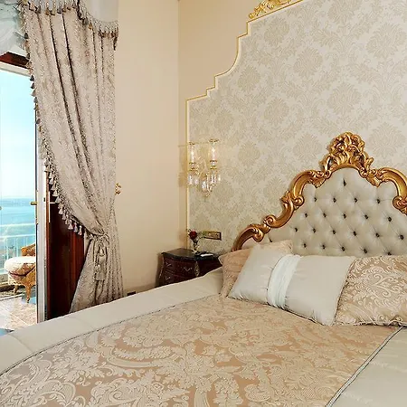 Maroon Bosphorus Hotell 5*