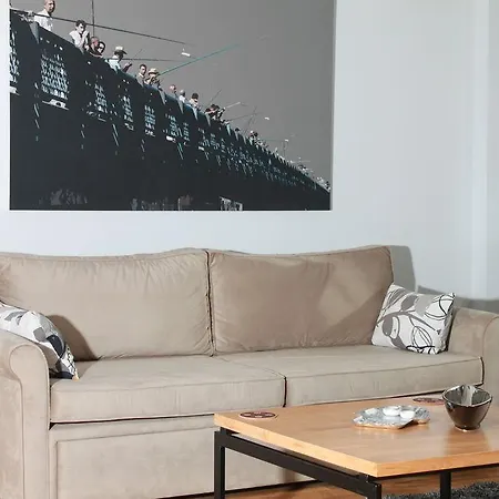 212 Aparthotel