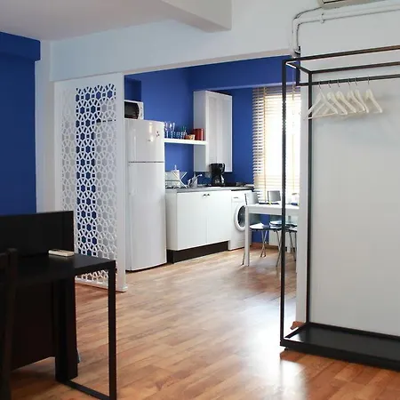 212 Aparthotel 4*
