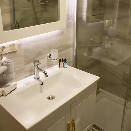 Istanburg Efes Hotell 2*