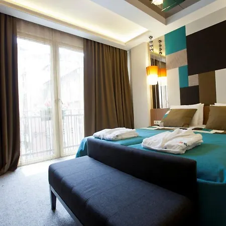 Collage Taksim Hotel