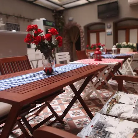 Tom Square Boutique Hotel 2*