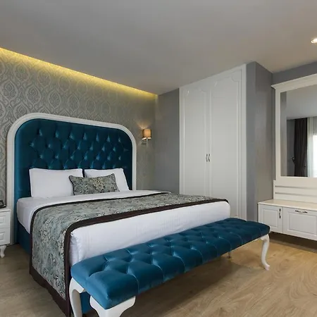 Hotel Dencity & 4*