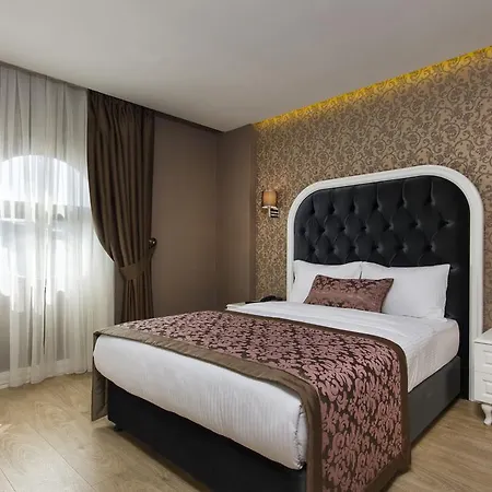 Hotel Dencity & 4*