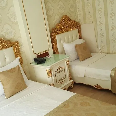 Отель Town 3*