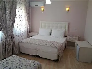 Hotel Huxley And Aparts Old City
