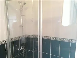 Hotel Huxley And Aparts Old City 3*