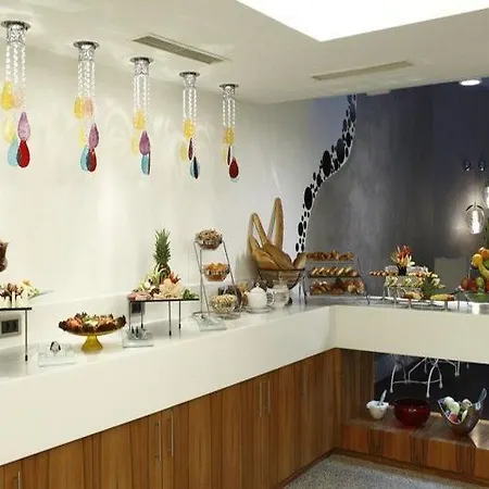 Biz Cevahir Sultanahmet Hotel 4*