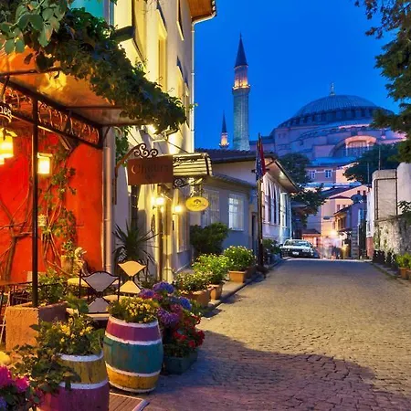 Zeynep Sultan מלון 3*
