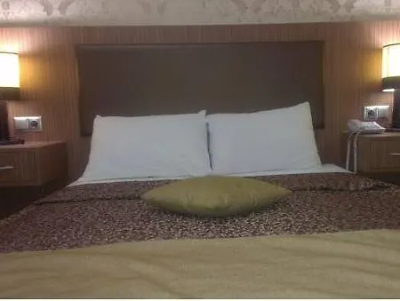 Grand Zentrum & Cafe Restaurant - Taksim Square 3*