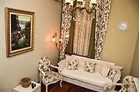 Oemer Hayyam Suites Apartment