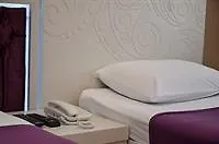 Oemer Hayyam Suites *