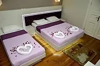Oemer Hayyam Suites *
