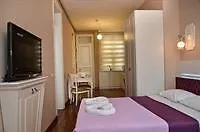Oemer Hayyam Suites Apartment