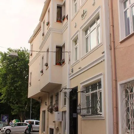 Uyar Apt Apartament *