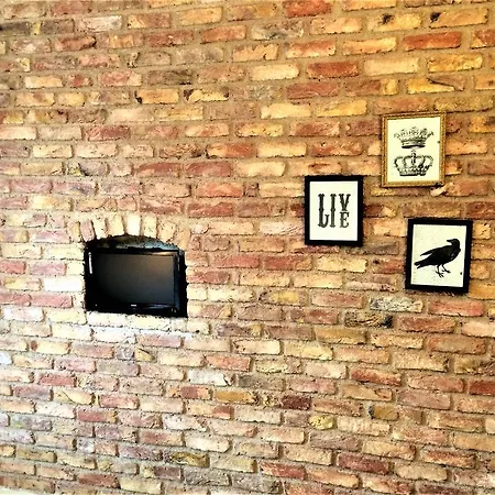 Cozy Flats Studio Apartment *