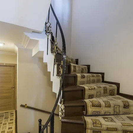 Гостевой дом Naz Wooden House Стамбул