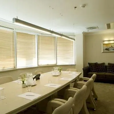 Hotel Wow Airport 4*