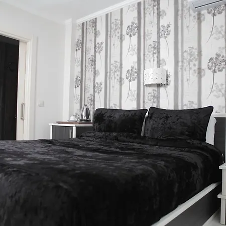 The House Next To Otel İstanbul