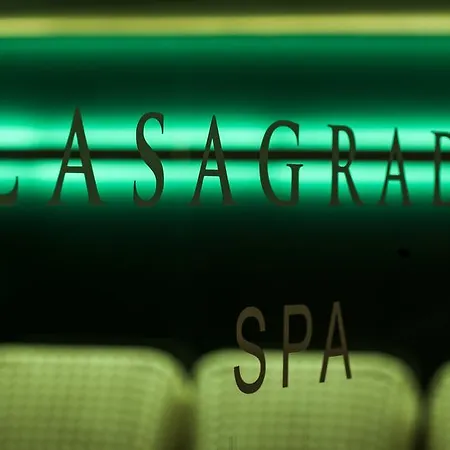 Lasagrada מלון