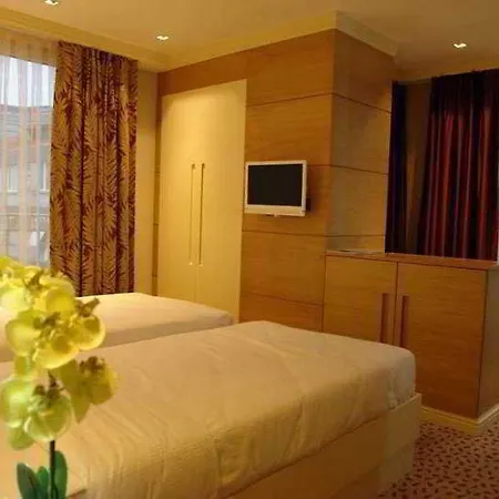 Le Mirage Hotel 4*