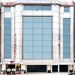 Lal Hotel 3*