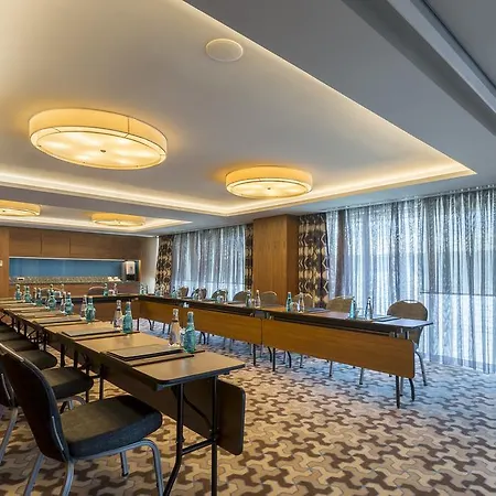 Golden Tulip Bayrampasa מלון איסטמבול