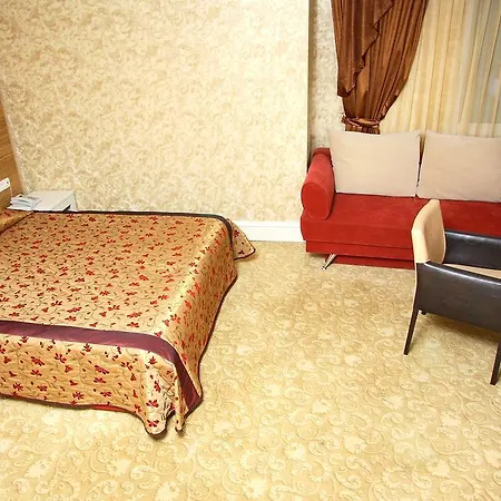 Golden Hill 4*