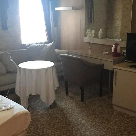 Hotel Golden Hill