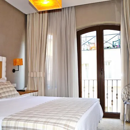Alyon Hotel